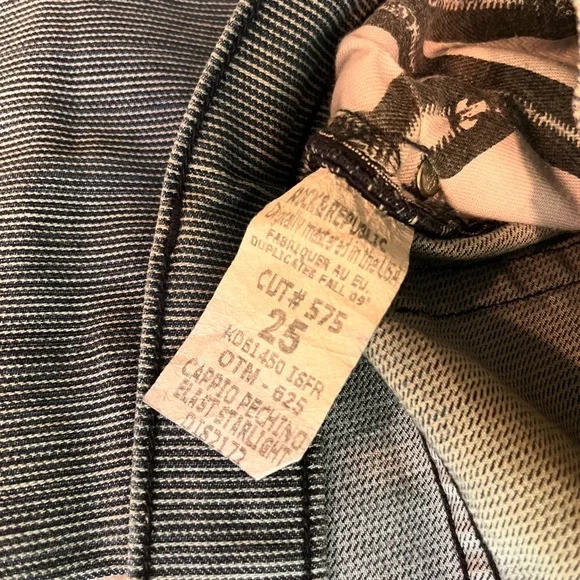 Rock & Republic sexy low rise jeans 🎸🎸🎸 - Picture 9 of 9